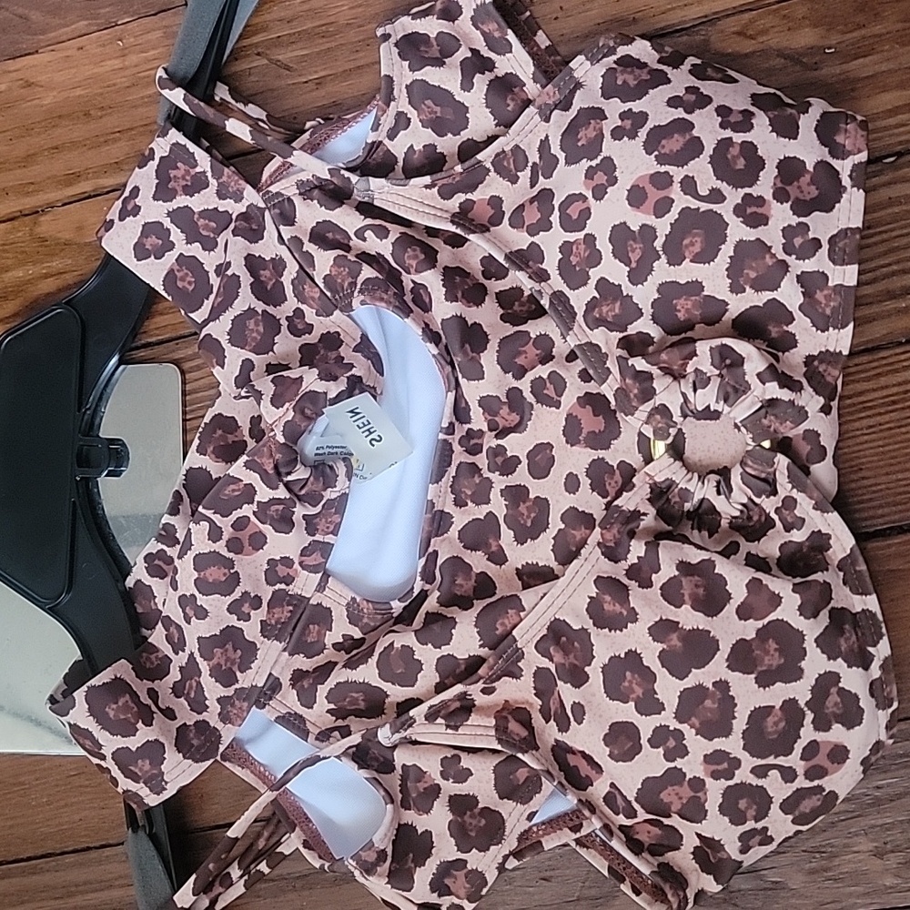 New! 💖Leopard Print 2 Piece Ring Bikini Swimsuit